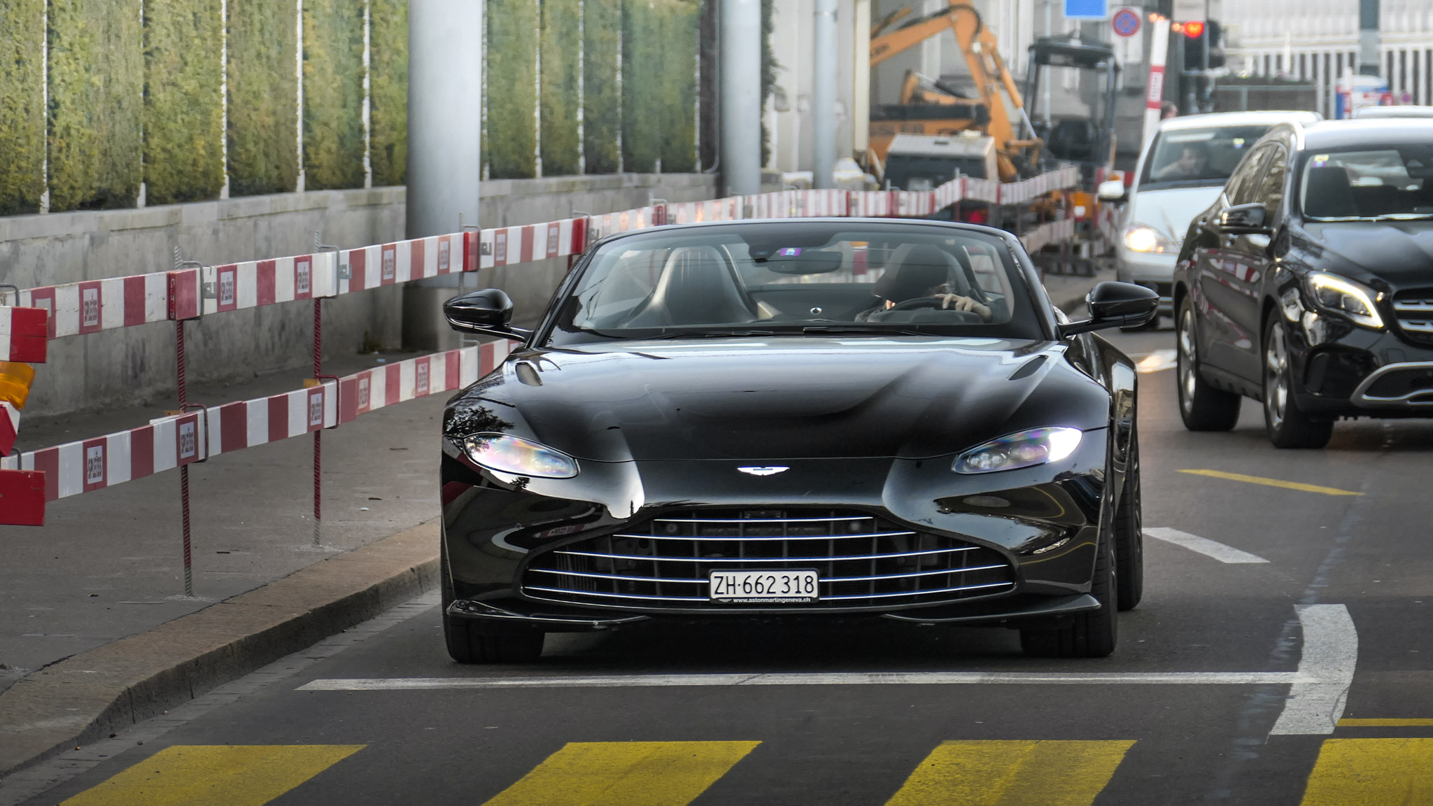 Aston Martin Vantage Volante - ZH662318 (CH)