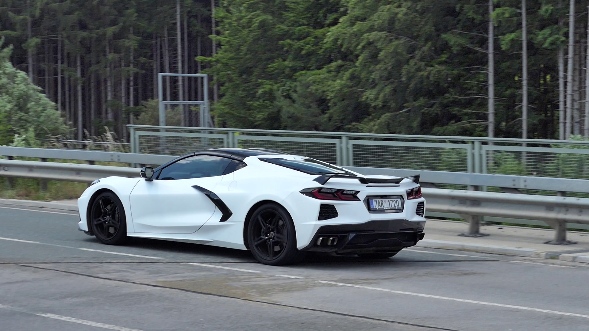 Chevrolet Corvette C8 - 7AR1720 (CZ)