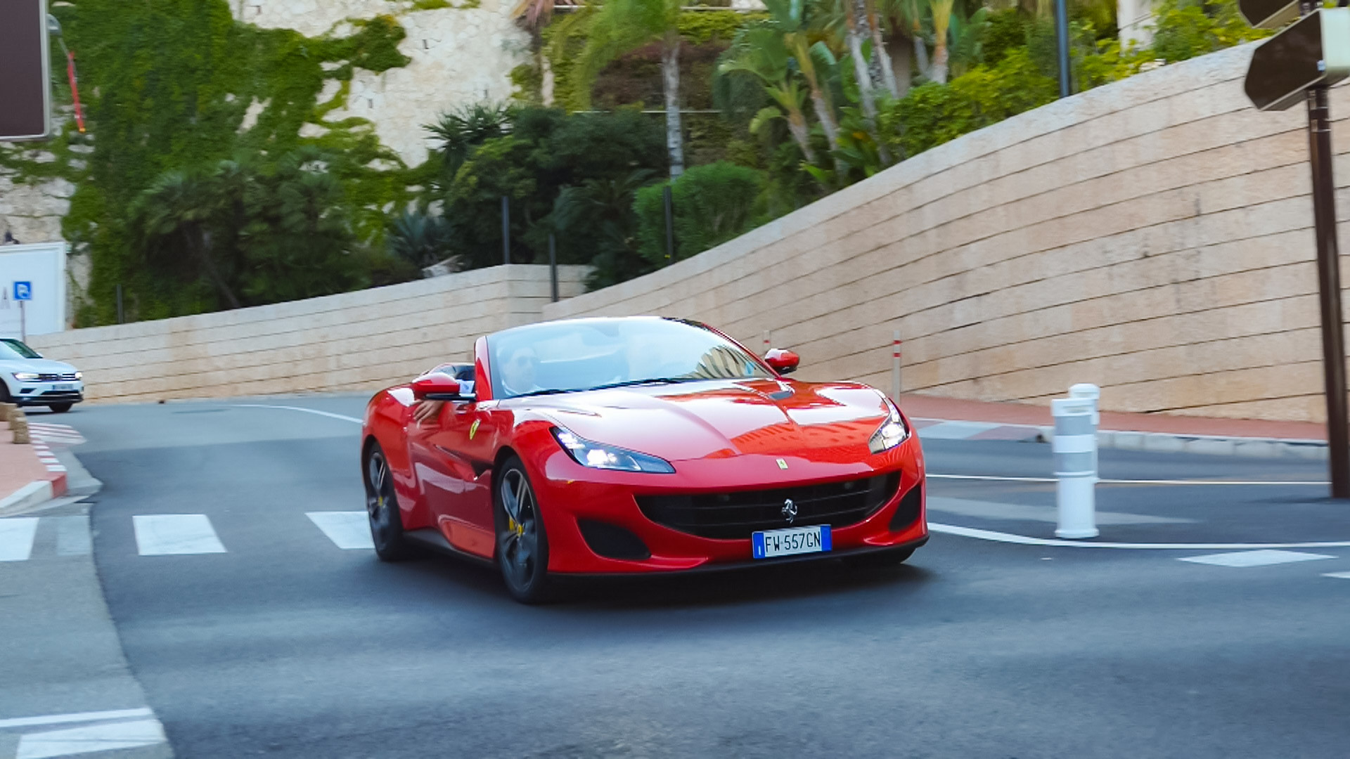 Ferrari Portofino - FW-557-GN (MC)