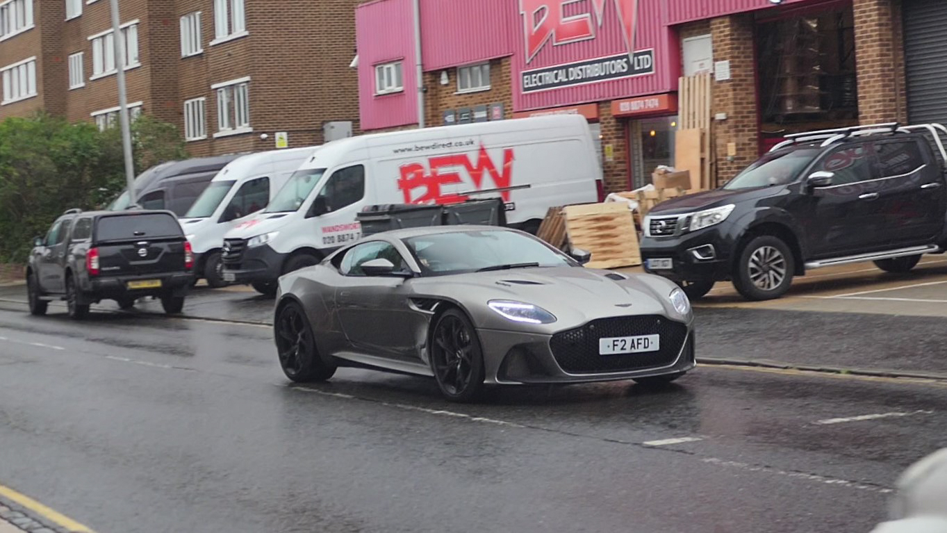 Aston Martin DBS Superleggera - F2AFD (GB)
