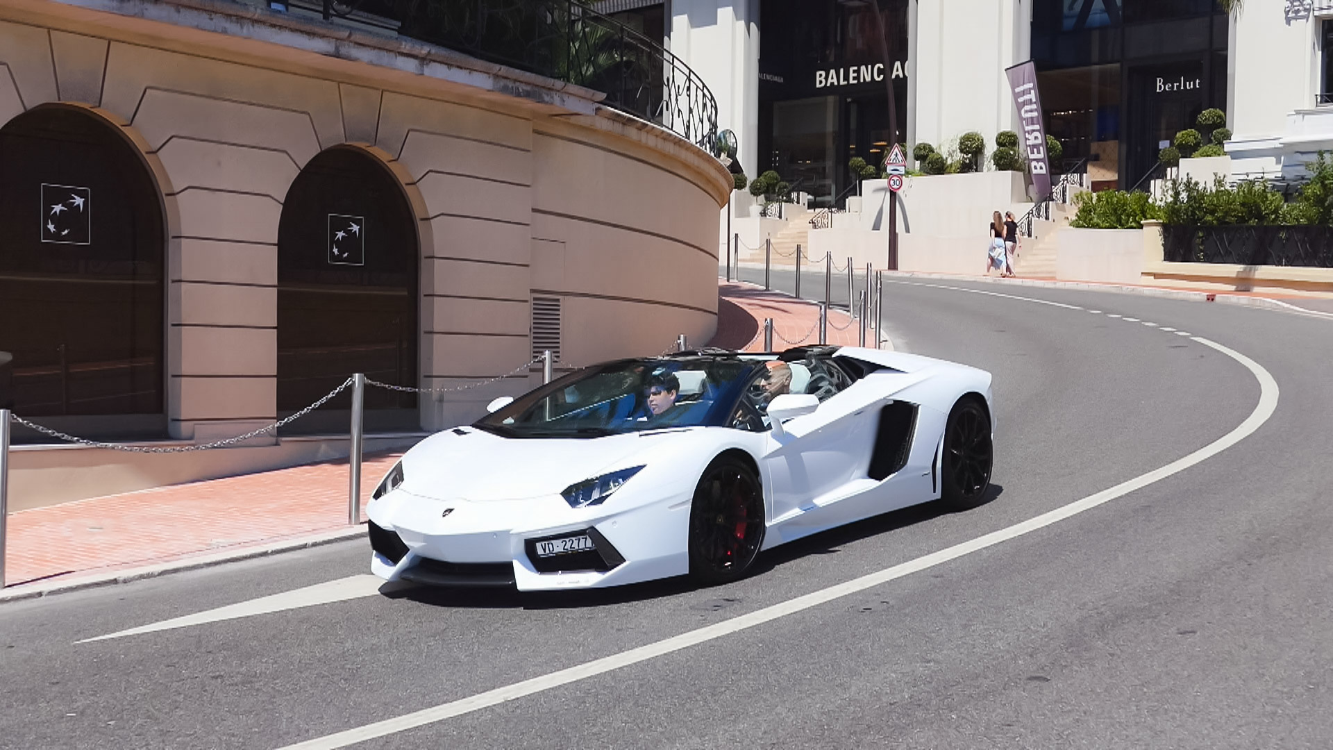 Lamborghini Aventador LP700-4 Roadster - VD22777 (CH)