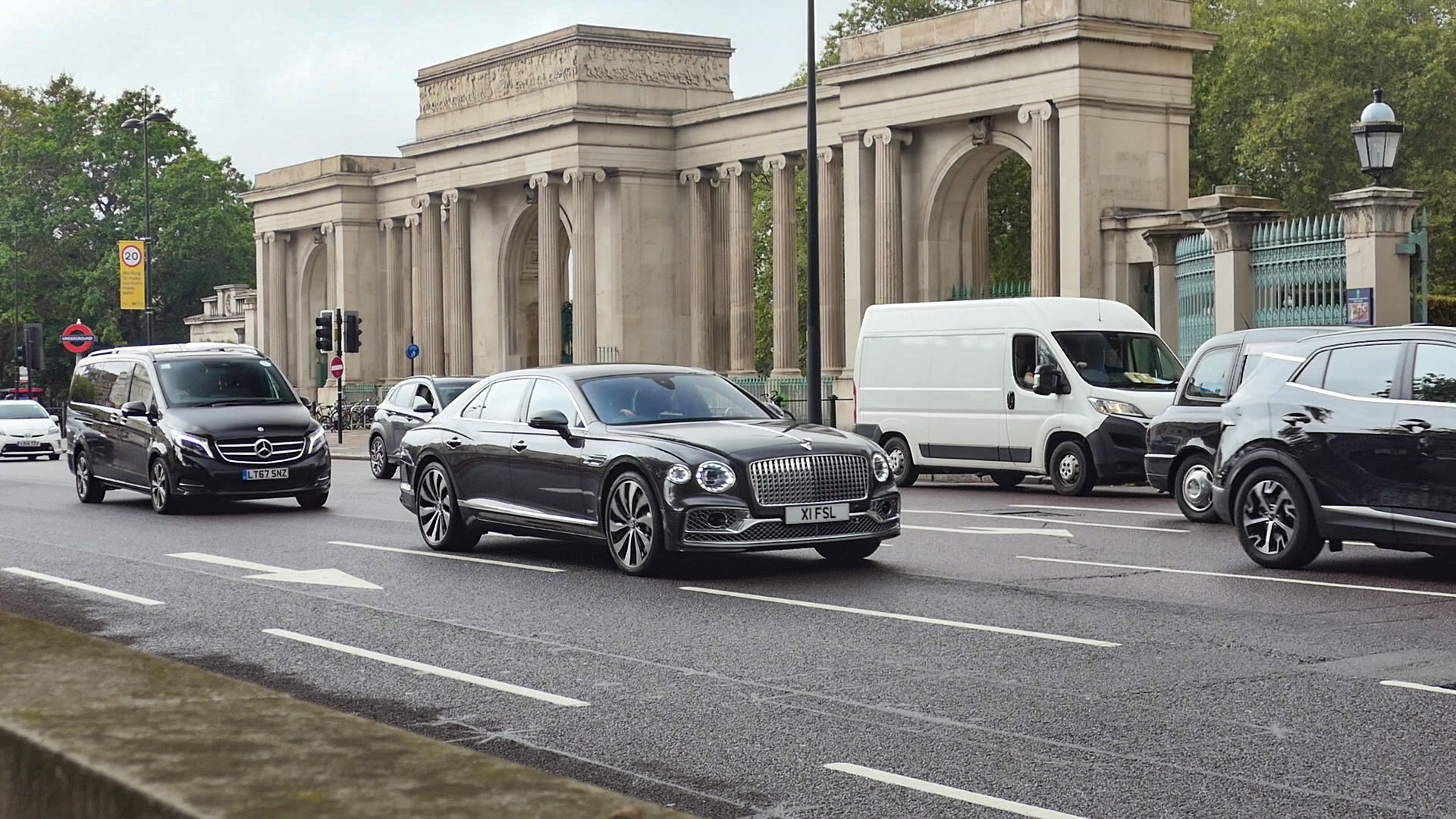 Bentley Flying Spur - X1FSL (GB)