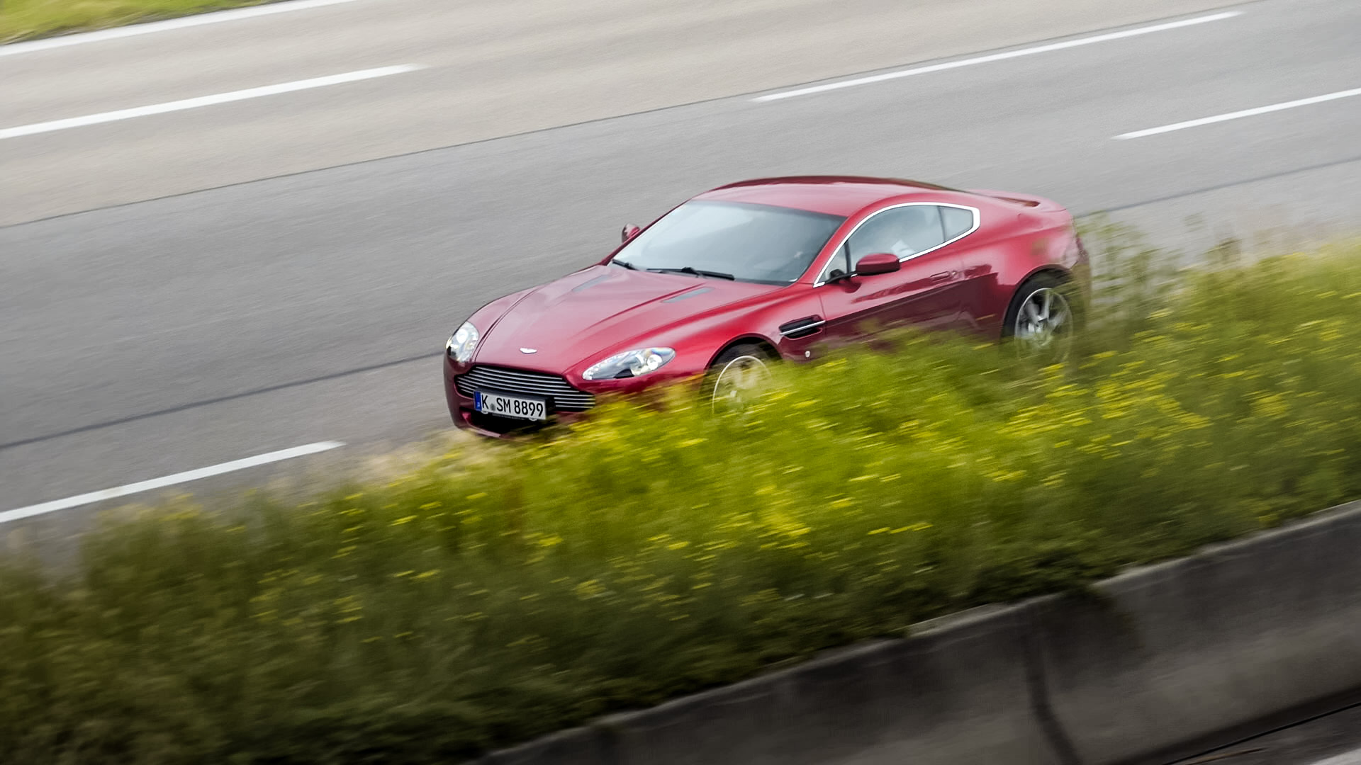 Aston Martin Vantage V8 - K-SM8899