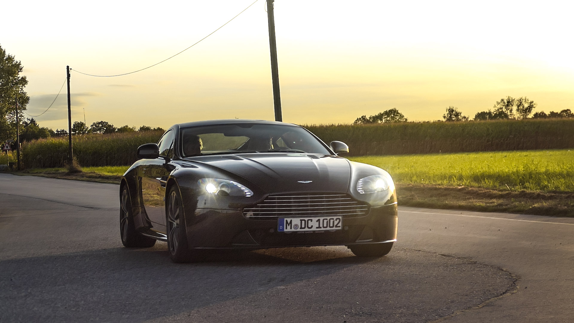 Aston Martin Vantage V8 - M-DC1002