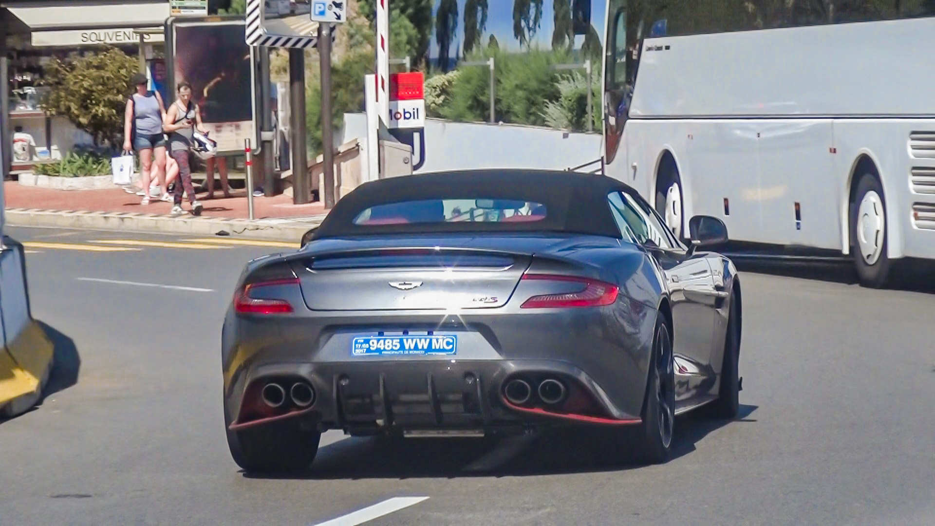 Aston Martin Vanquish S - 9485WWMC (MC)