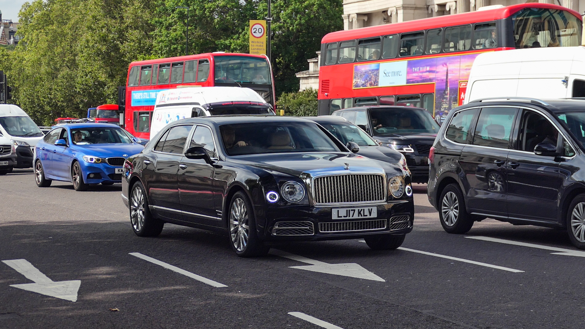 Bentley Mulsanne - LJ17KVL (GB)
