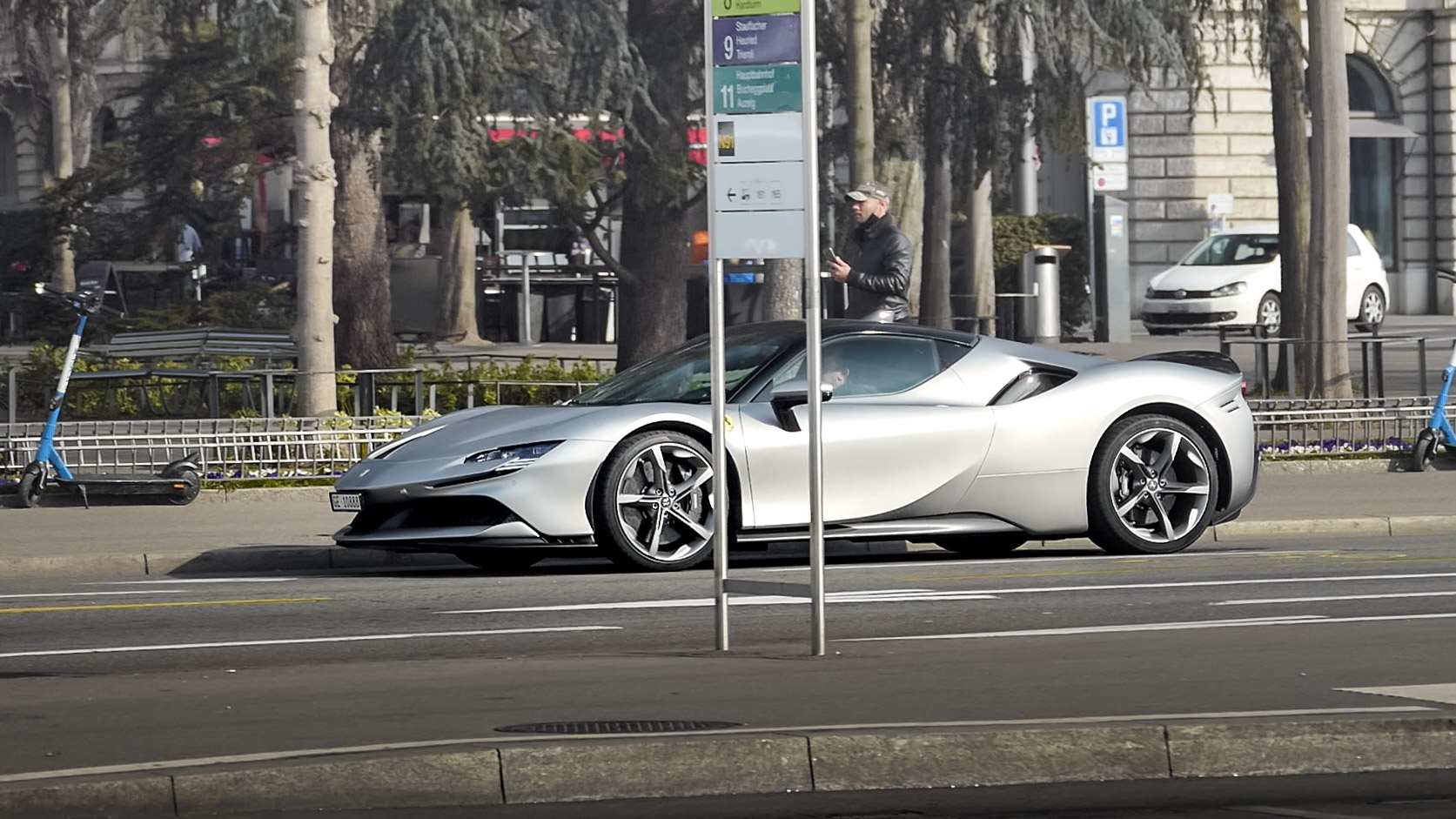 Ferrari SF90 Stradale - GE10888 (CH)
