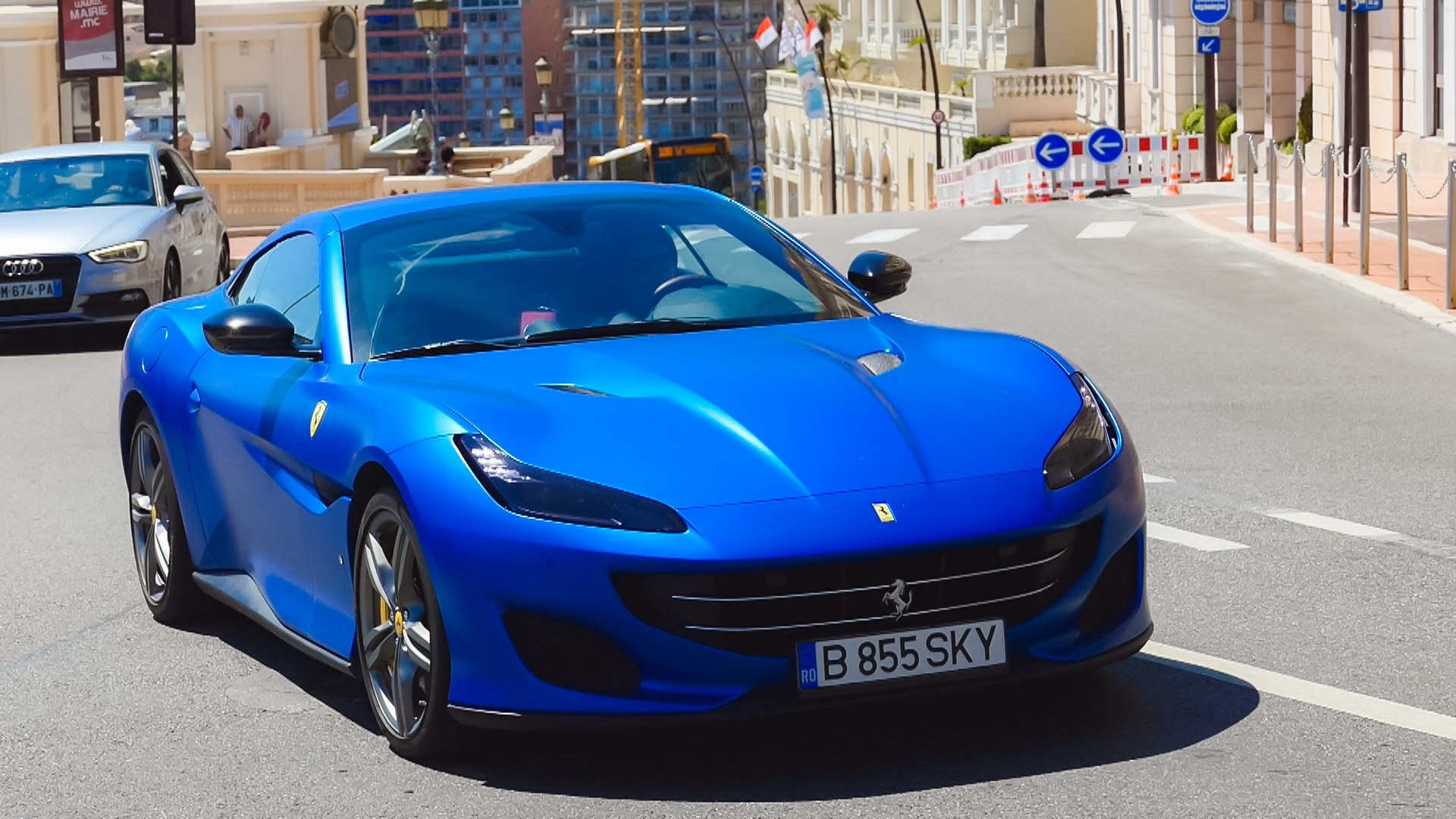 Ferrari Portofino - B-855-SKY (RO)