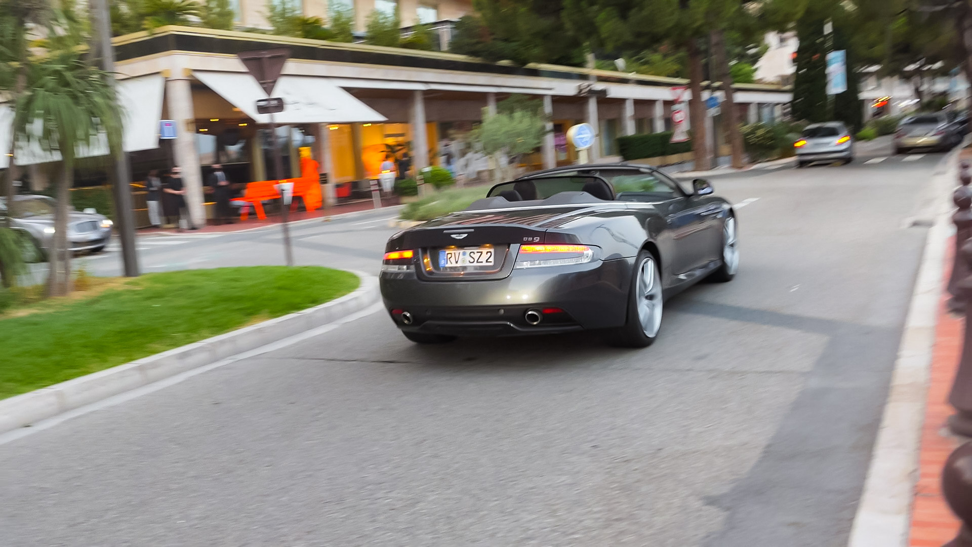 Aston Martin DB9 GT Volante - RV-SZ2