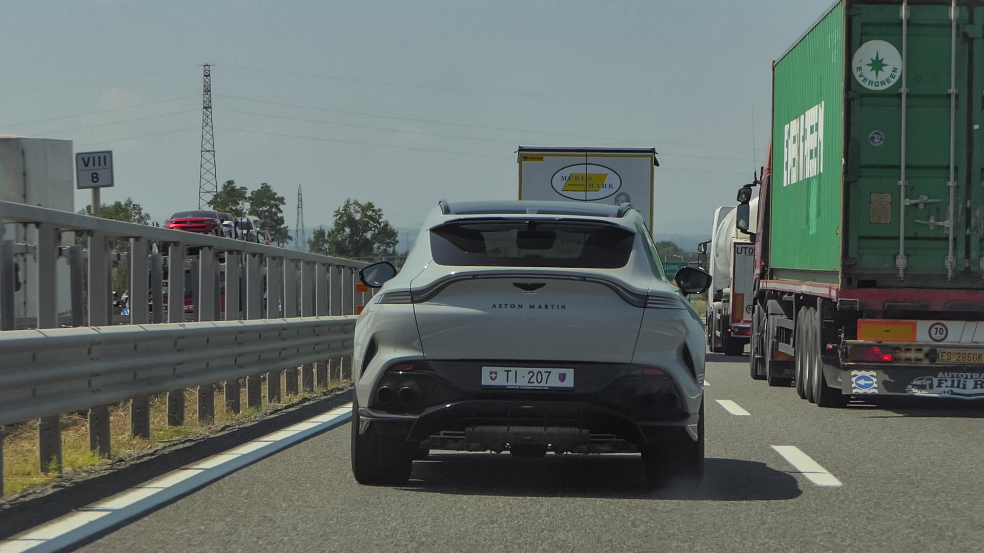 Aston Martin DBX 707 - TI207 (CH)