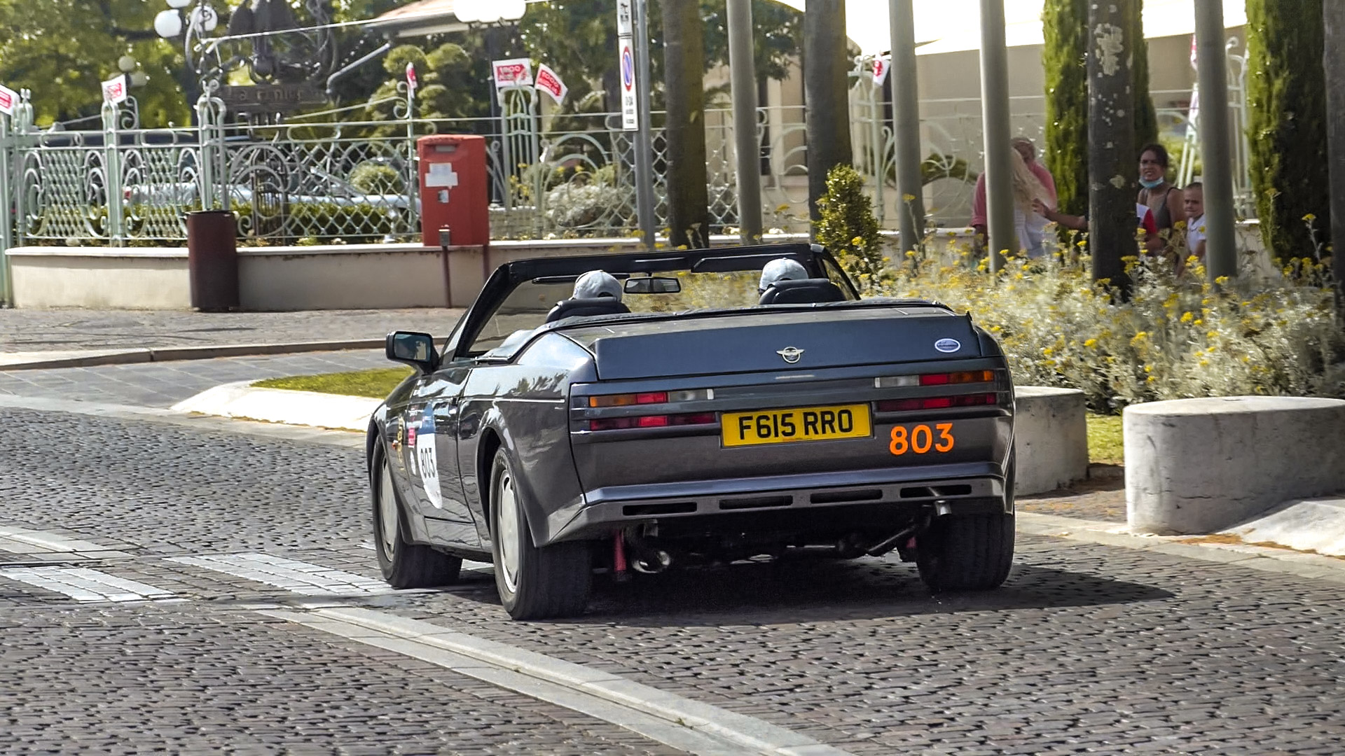 Aston Martin V8 Zagato Volante - F615RRO (GB)