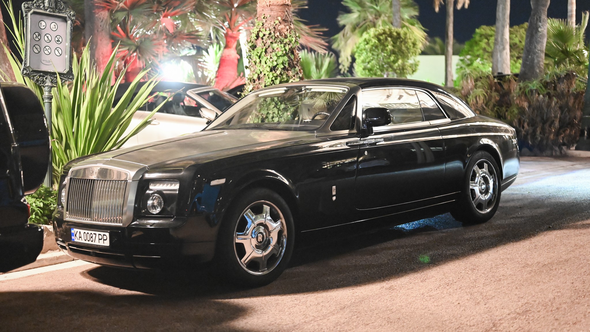 Rolls Royce Phantom Coupé - KA0087PP (UA)