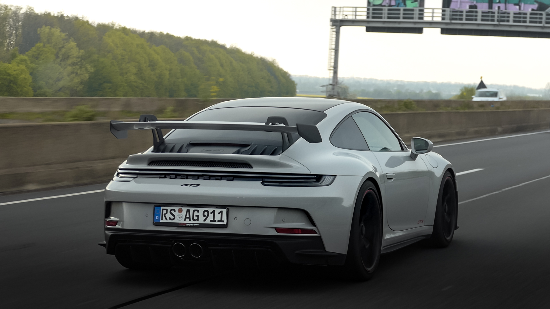 Porsche 992 GT3 - RS-AG911