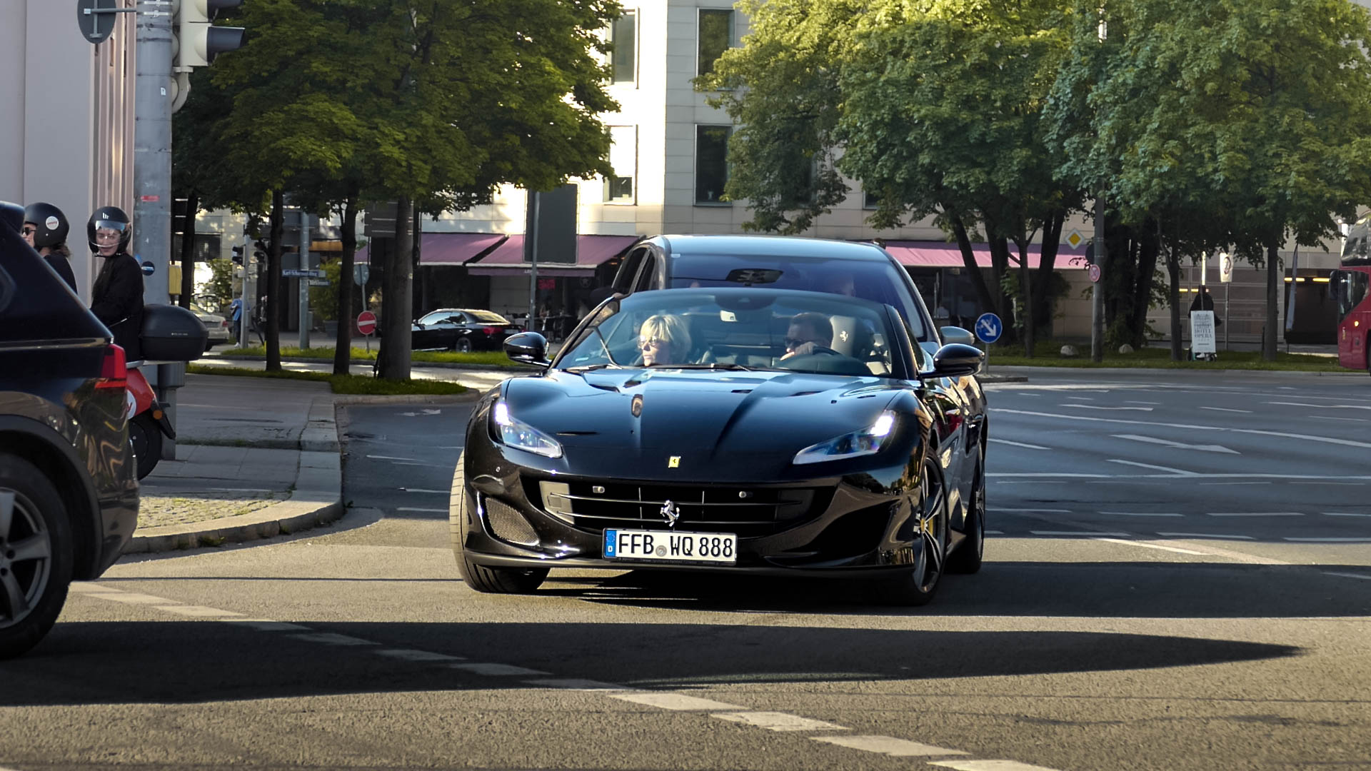 Ferrari Portofino - FFB-WQ-888