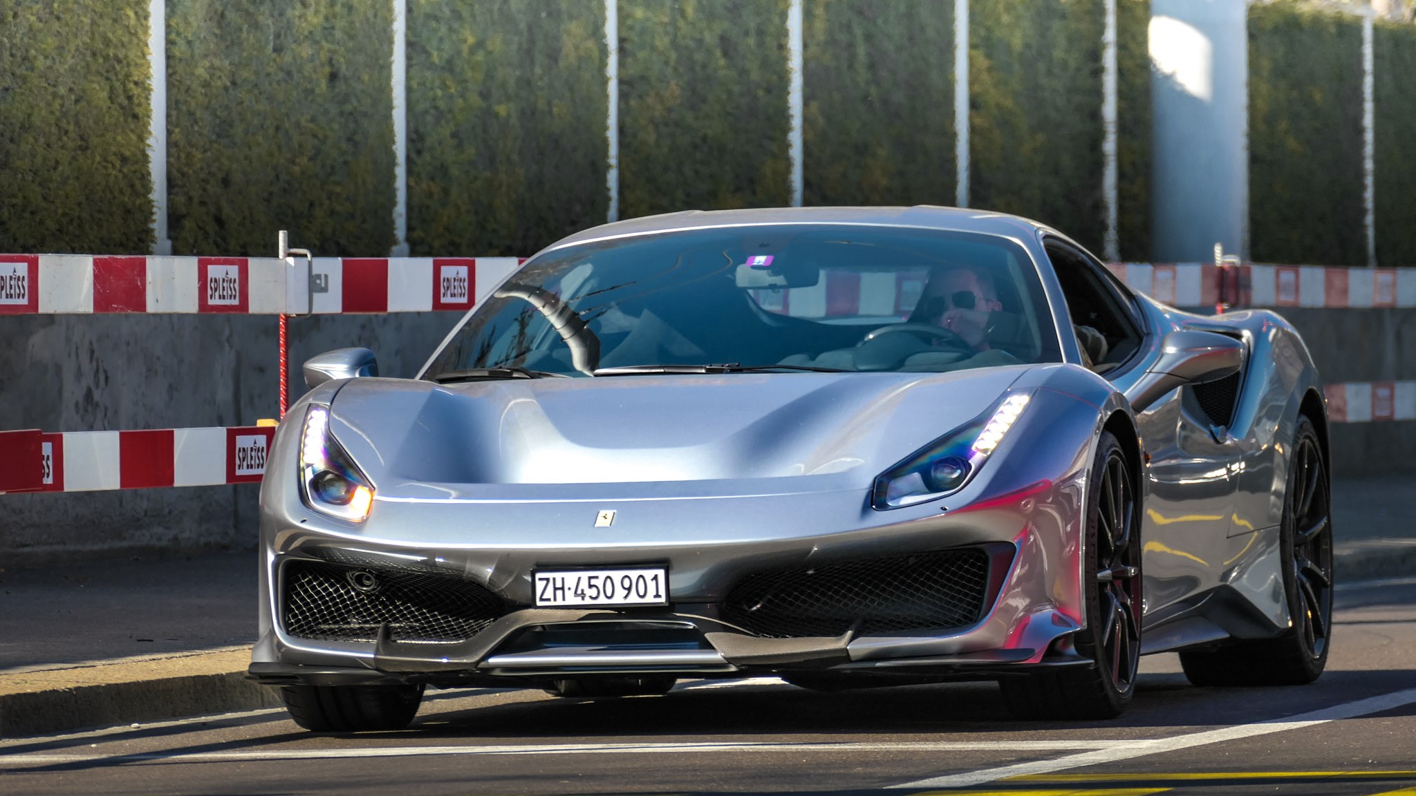 Ferrari 488 Pista - ZH450901 (CH)