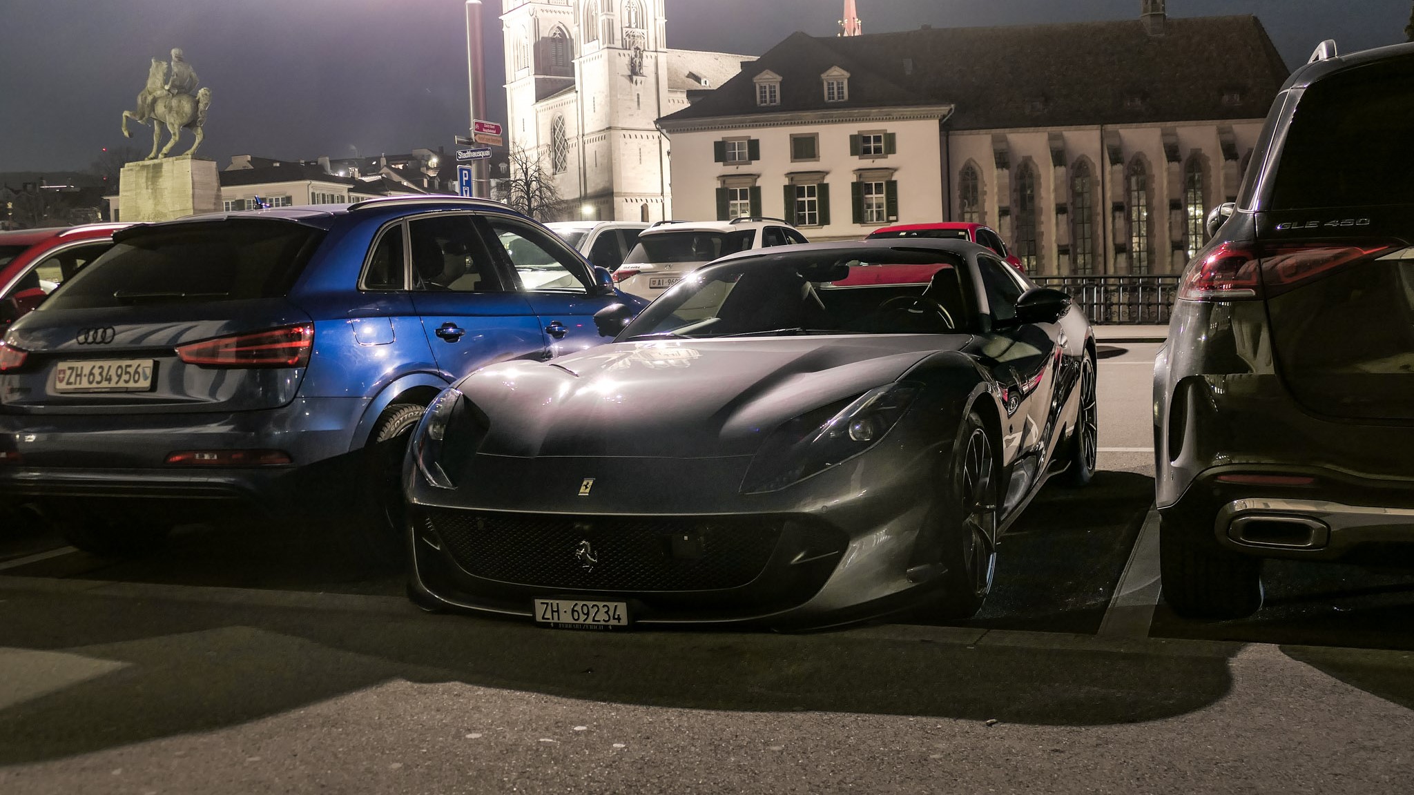 Ferrari 812 Superfast - ZH69234 (CH)