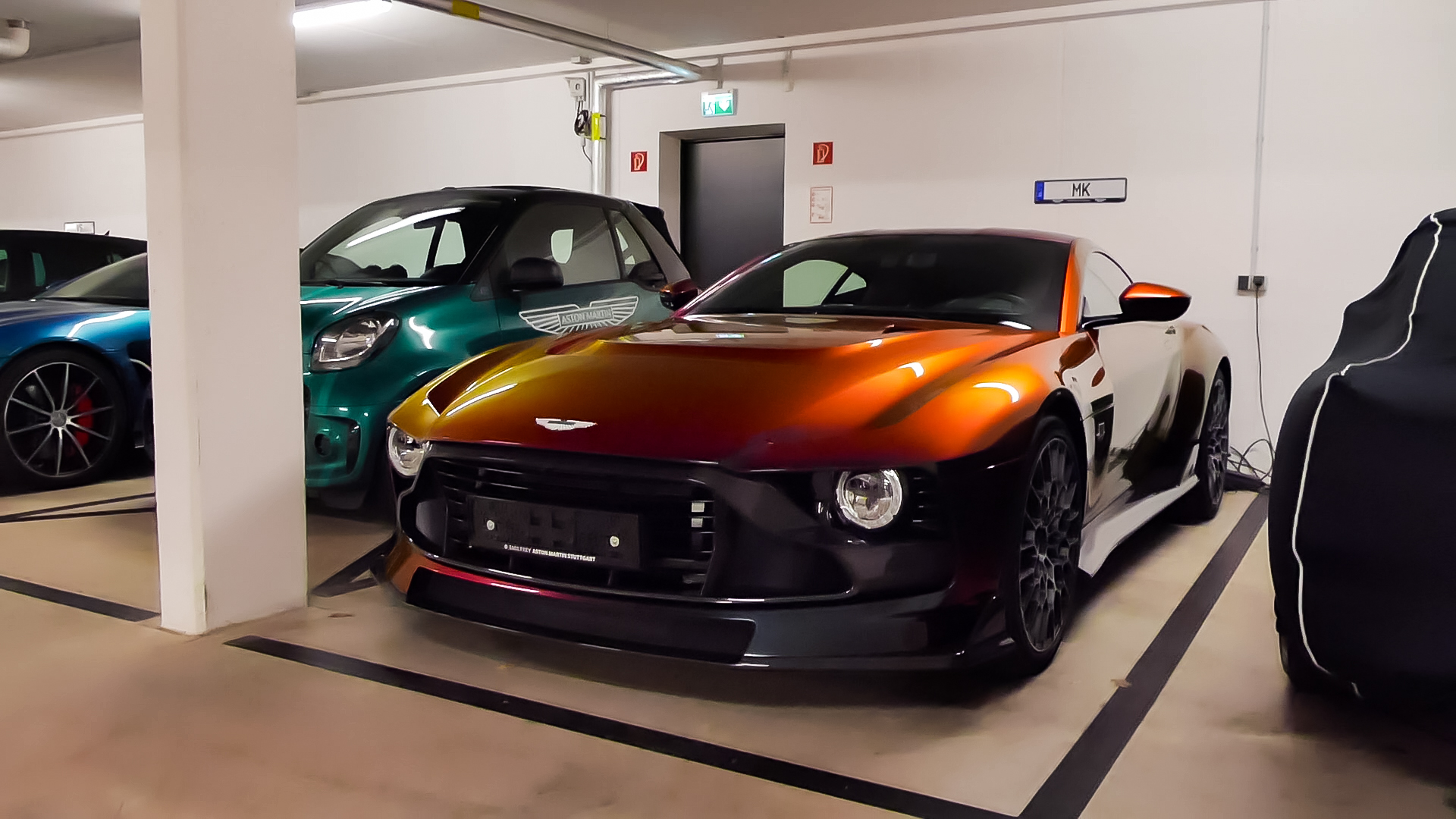 Aston Martin Valour - ES-06404