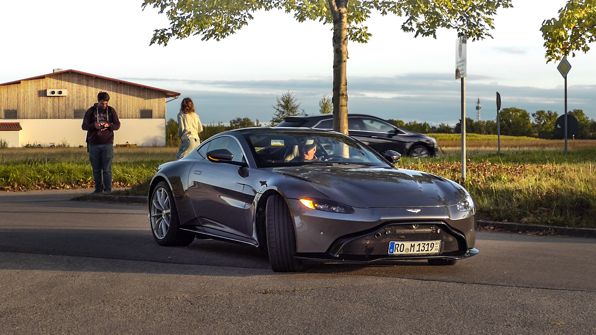 Aston Martin Vantage - RO-M1319