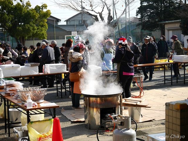 ３世代交流事業「年末のつどい」を開催しました。