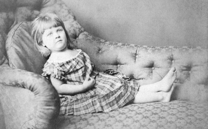 【アートモデル】エセル・ハッチ「キャロルが撮影したハッチ三姉妹の次女」
