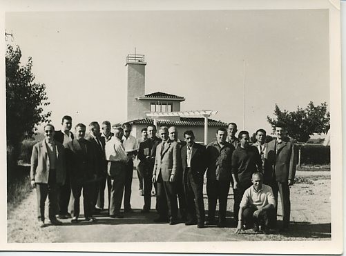 Sortie des Anciens Apprentis. Parmi d'autres : MM LAMAZERE, PIAZZA, GRATELOUP, PATIENT, DORLÉAC, RAMOS.