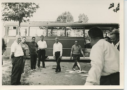 Sortie des Anciens Apprentis.  Concours de pétanque : MM RAMOS, LAMAZERE.