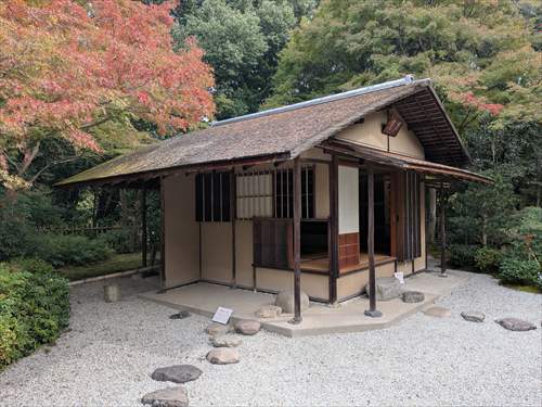 茶室　茶事　小間　躙り口　貴人口　土間庇　数寄屋　和風　万里庵