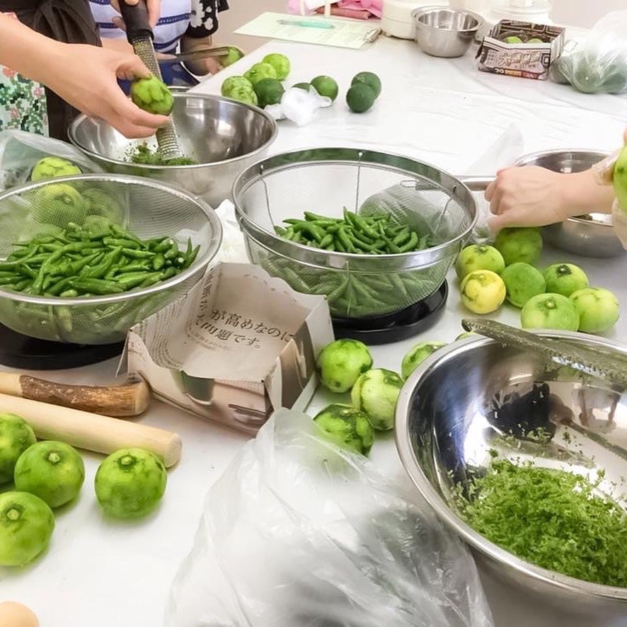 無農薬の青柚子と青唐辛子で 「柚子胡椒作り＆柚子胡椒を使ったランチ」