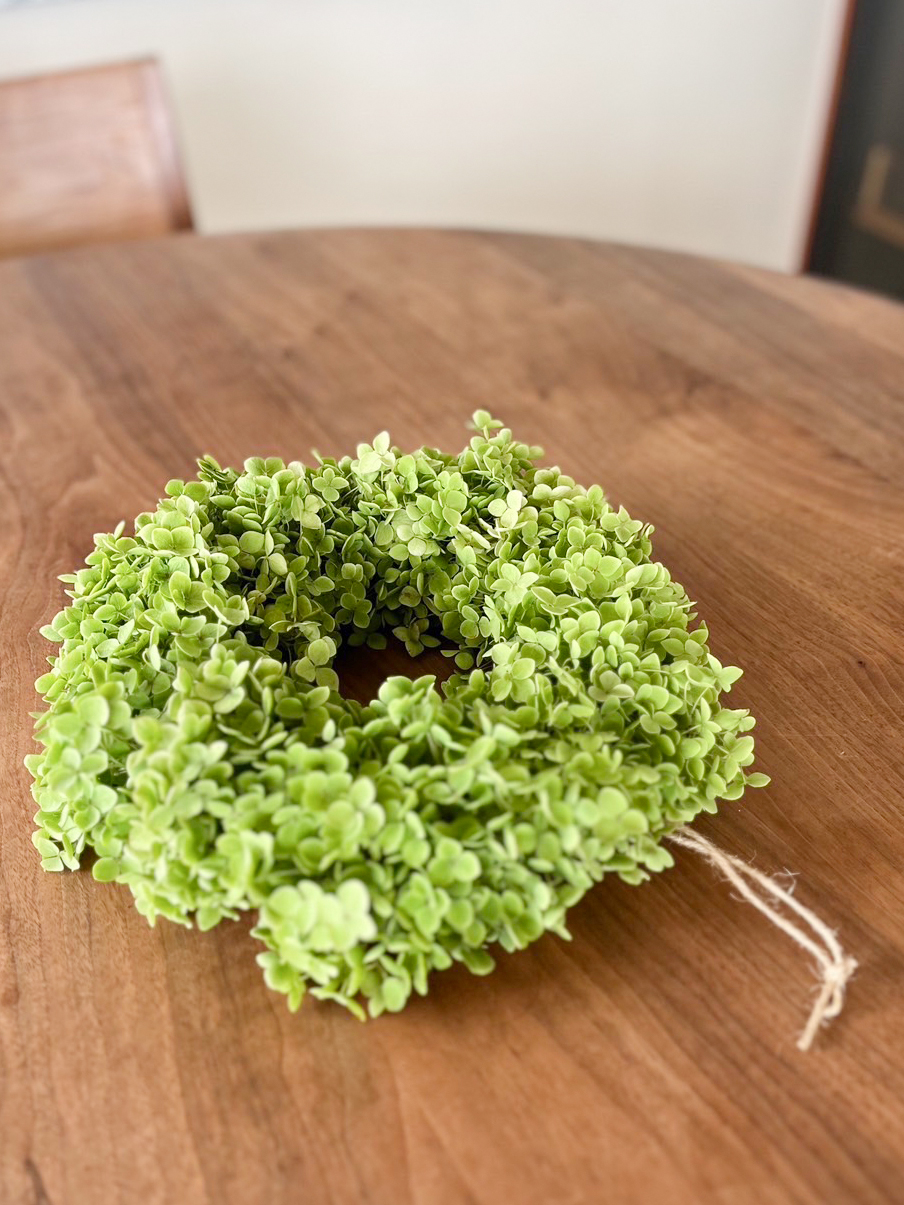 グリーンアナベルのリース作り