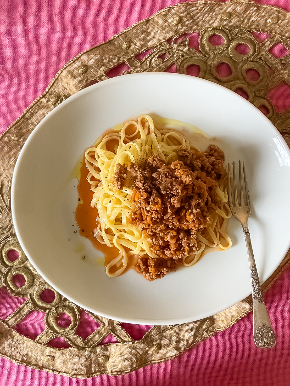 「ラグーソース」