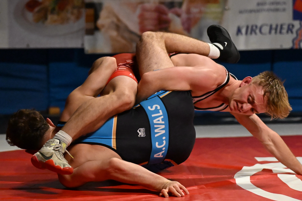 Wie hier Jakob Saurwein lag am Ende der RSCI obenauf und gewann den Retourkampf gegen den AC Wals (Bild Walder)