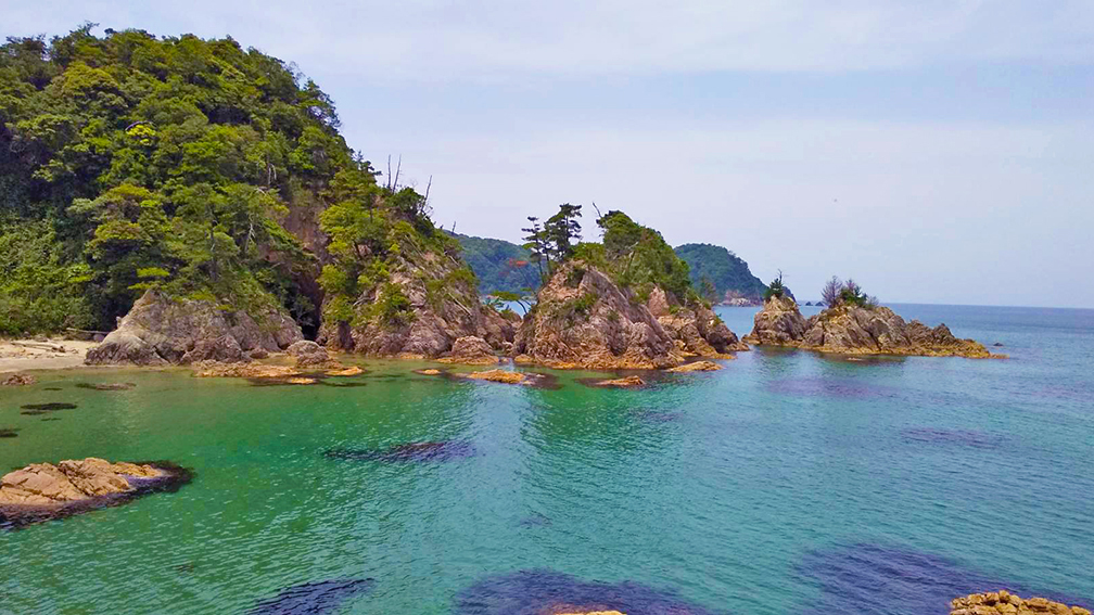 【浦富海岸】「山陰海岸ジオパーク」として、ユネスコの世界ジオパーク認定
