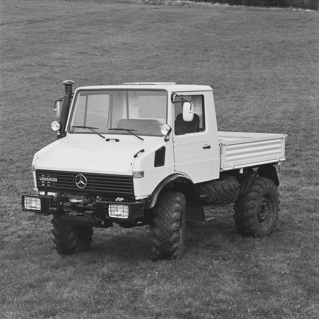 Mercedes-Benz Unimog U1000 der Baureihe 424 (Quelle: Mercedes-Benz AG)