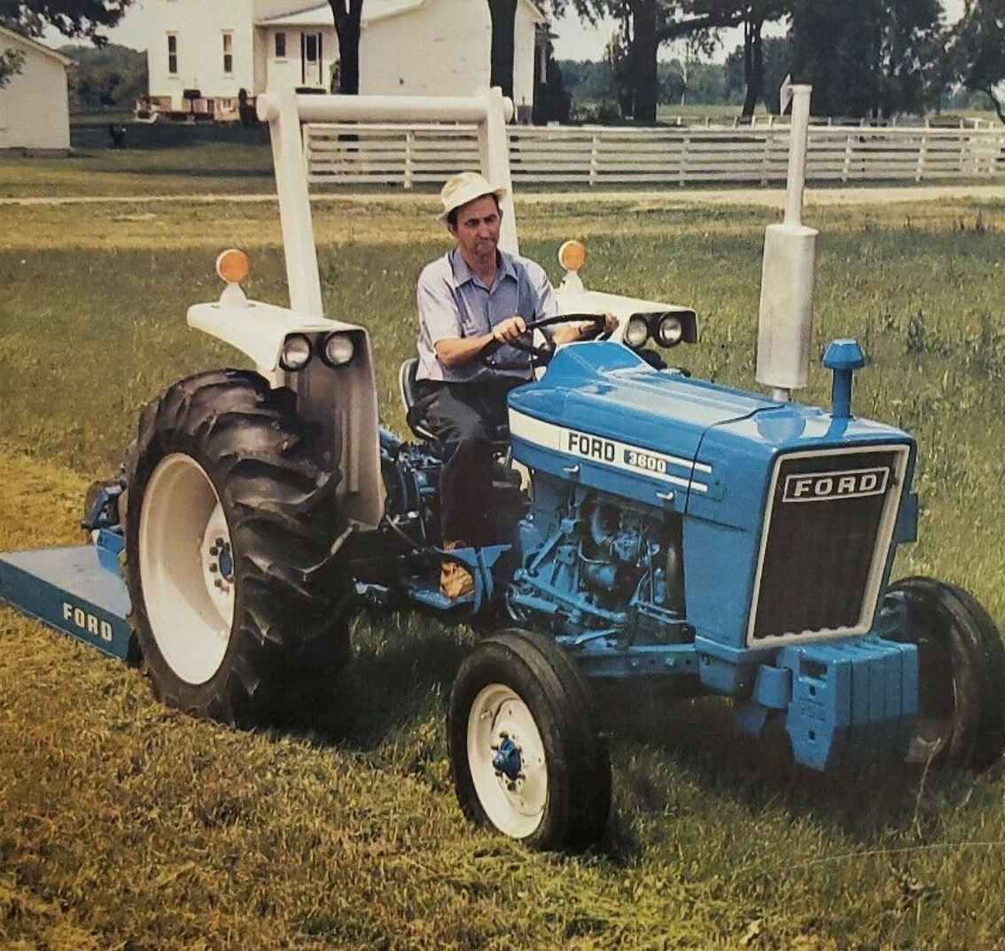 Ford 3600 Traktor mit Überrollbügel (Quelle: CNH)