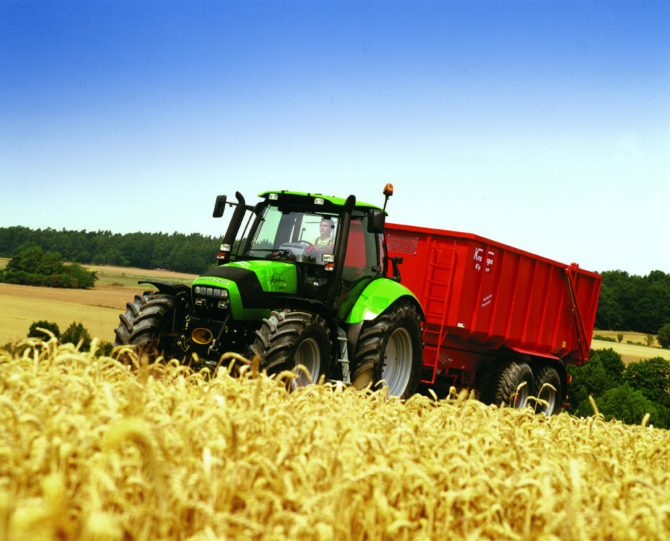 Deutz-Fahr Agrotron 165.7 Traktor (Quelle: SDF Archiv)