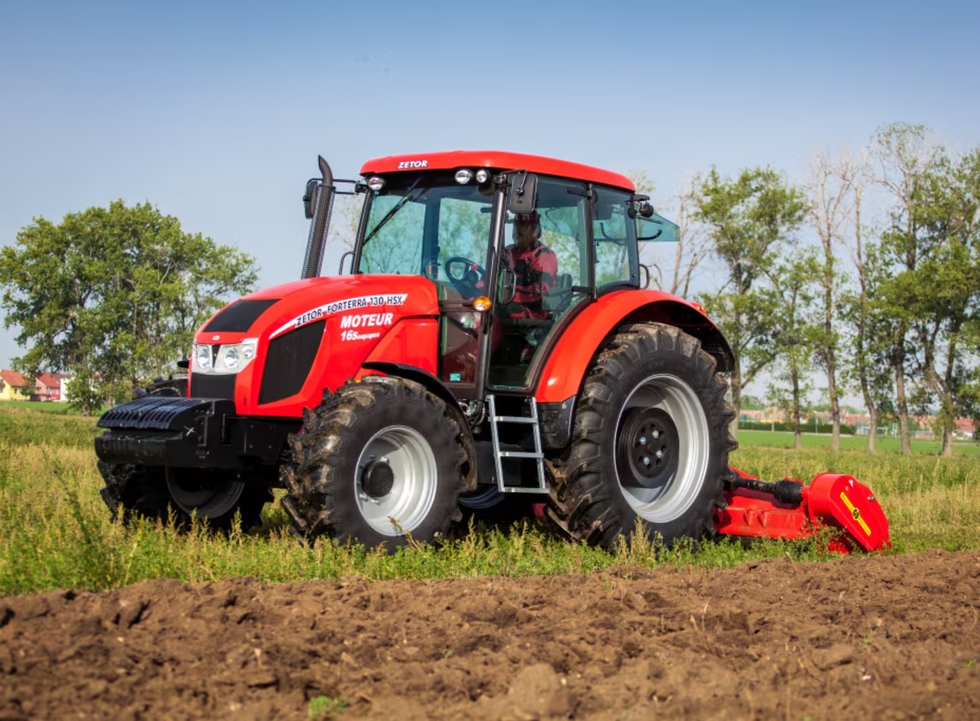 Zetor Forterra 140 HSX Traktor (Quelle: )