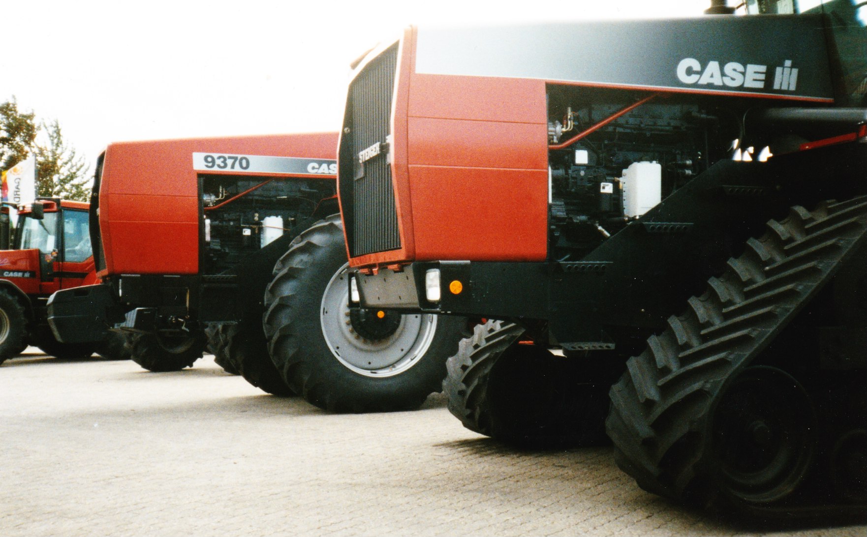 Case IH Steiger 9370 Knicklenker und 9370 mit Raupenlaufwerk (Quelle: Classic Tractor Magazine)