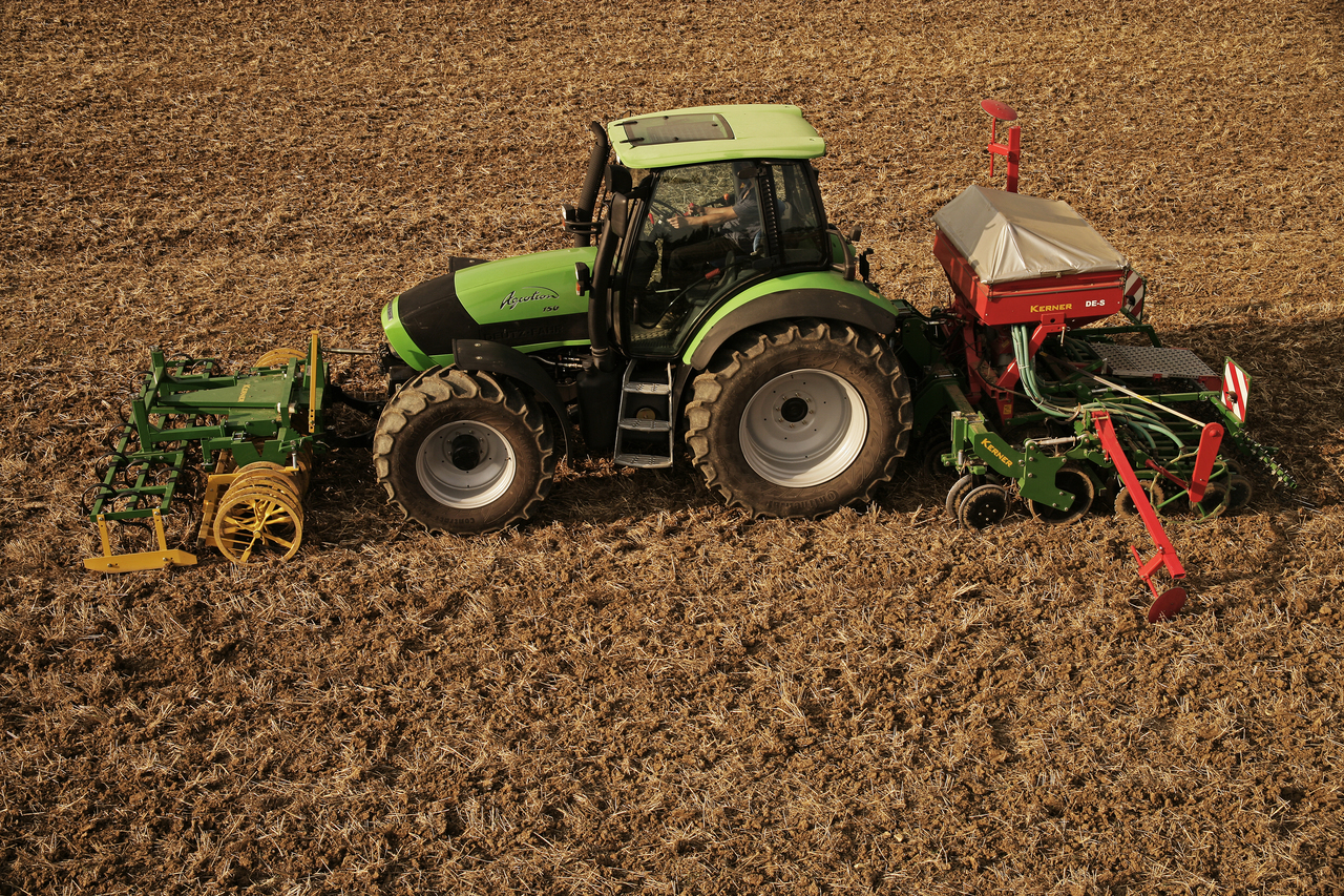 Deutz-Fahr Agrotron 150 Traktor (Quelle: SDF Archiv)