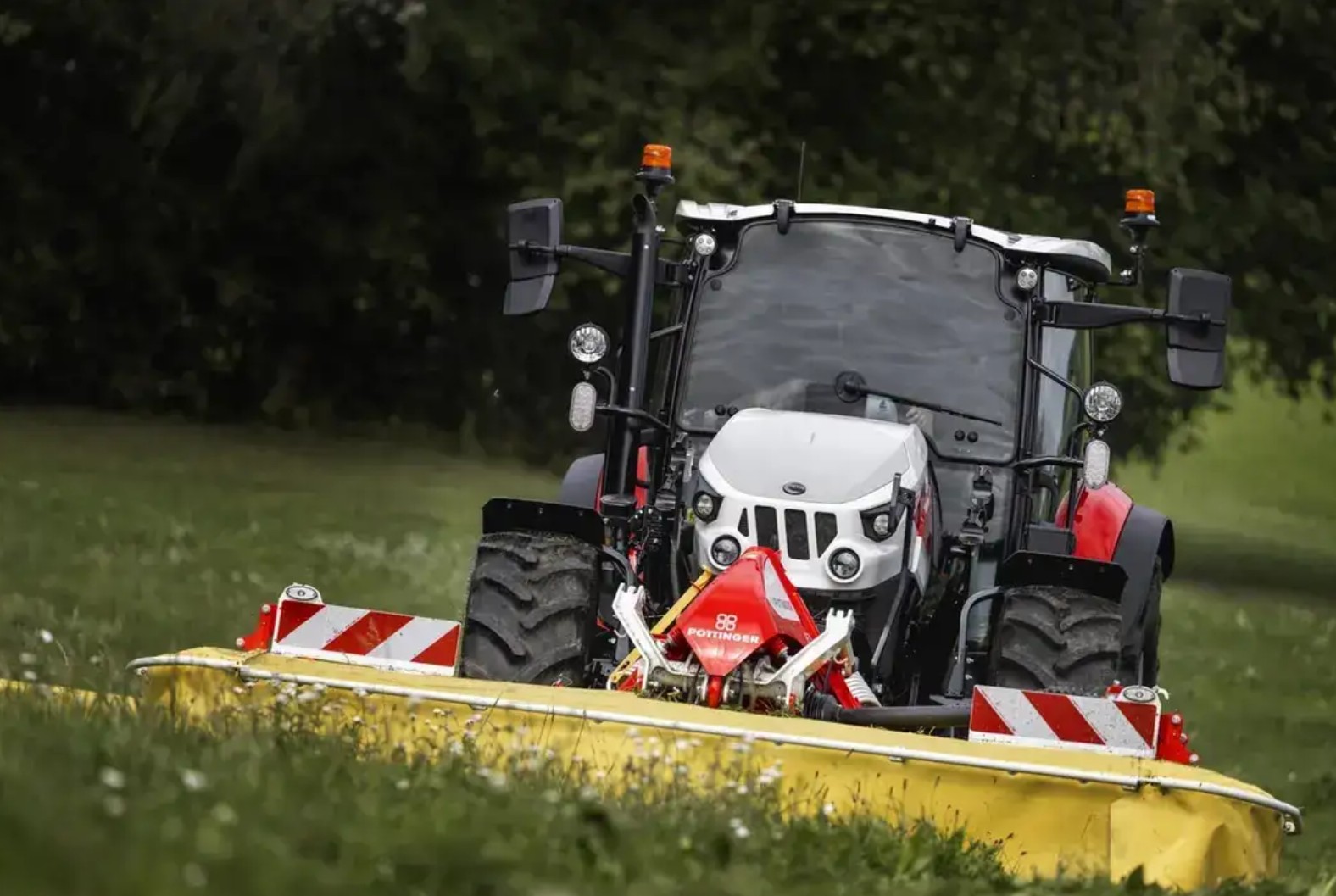 Steyr Plus 4120 Traktor (Quelle: Steyr)