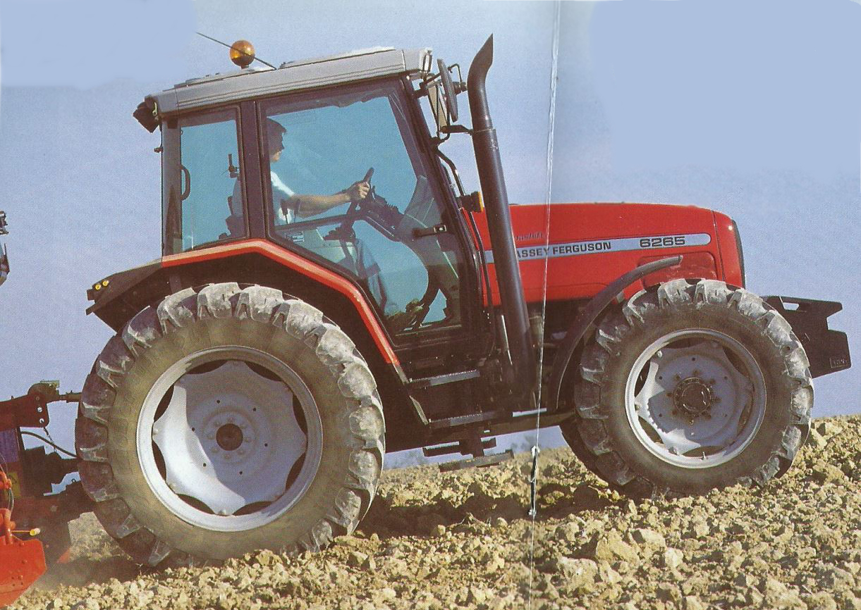 MF 6265 Allradtraktor (Quelle: AGCO)