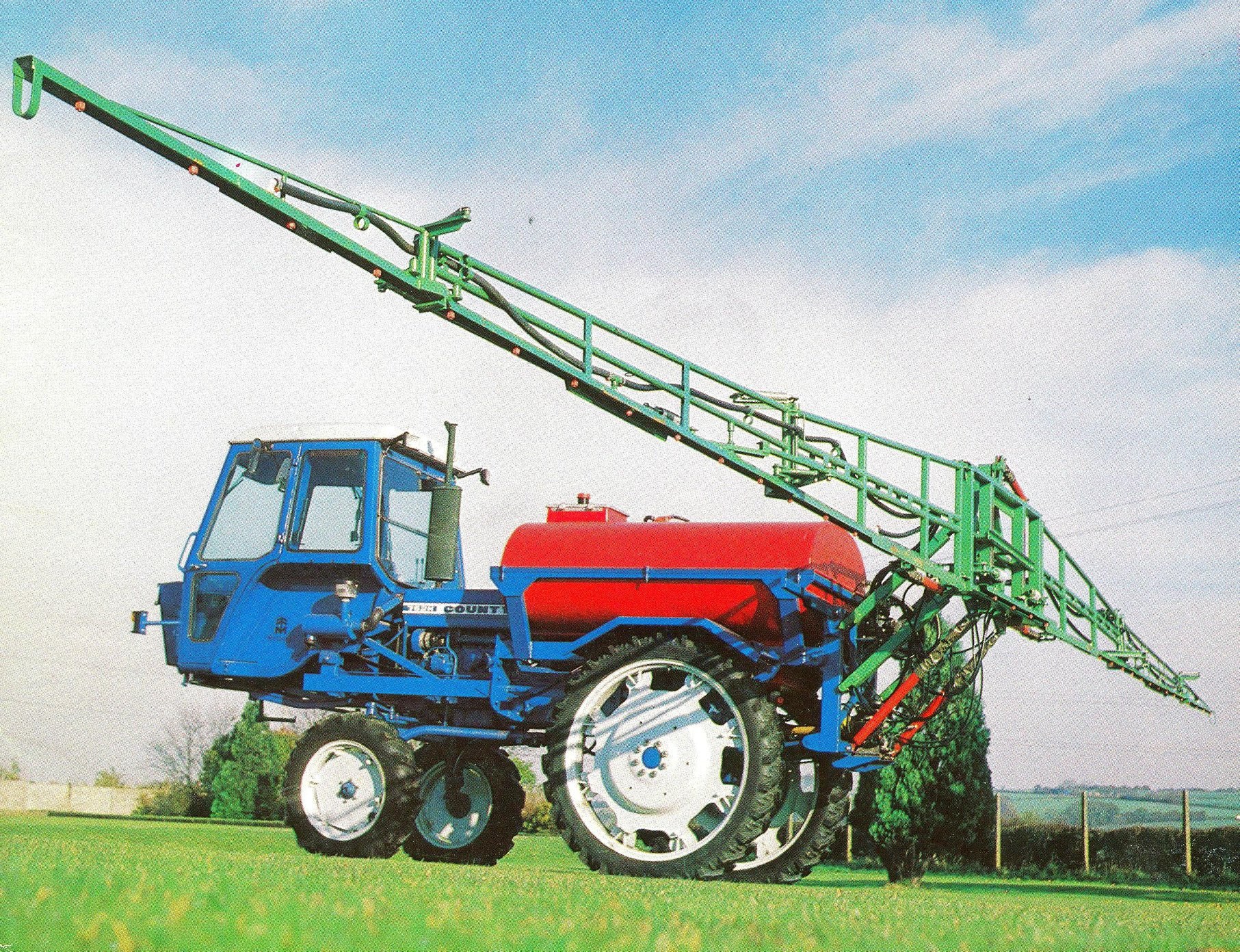 Ford County 762H HighDrive Traktor (Quelle: Classic Tractor Magazine)