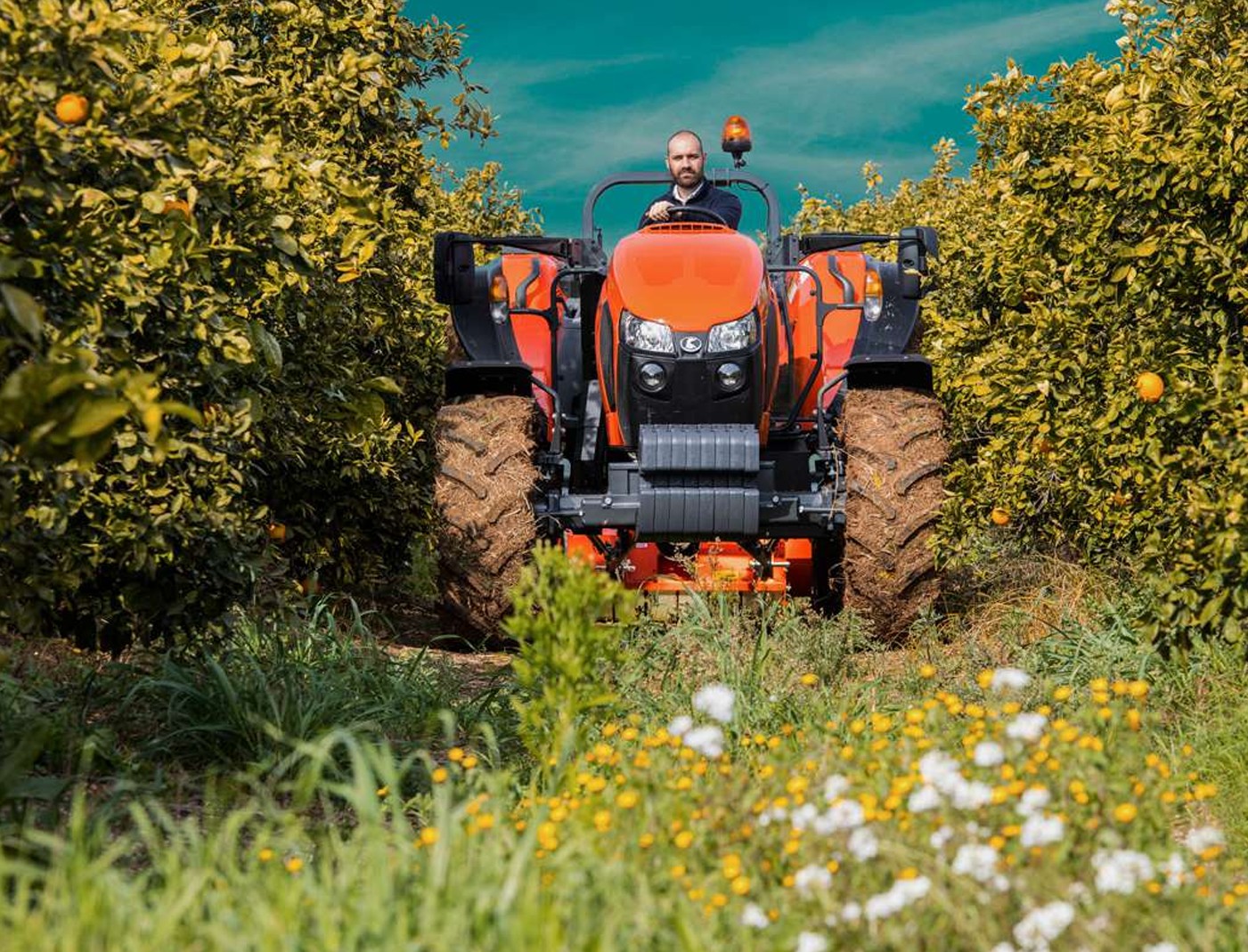 Kubota M5002 Traktor ohne Kabine mit ROPS (Quelle: Kubota)