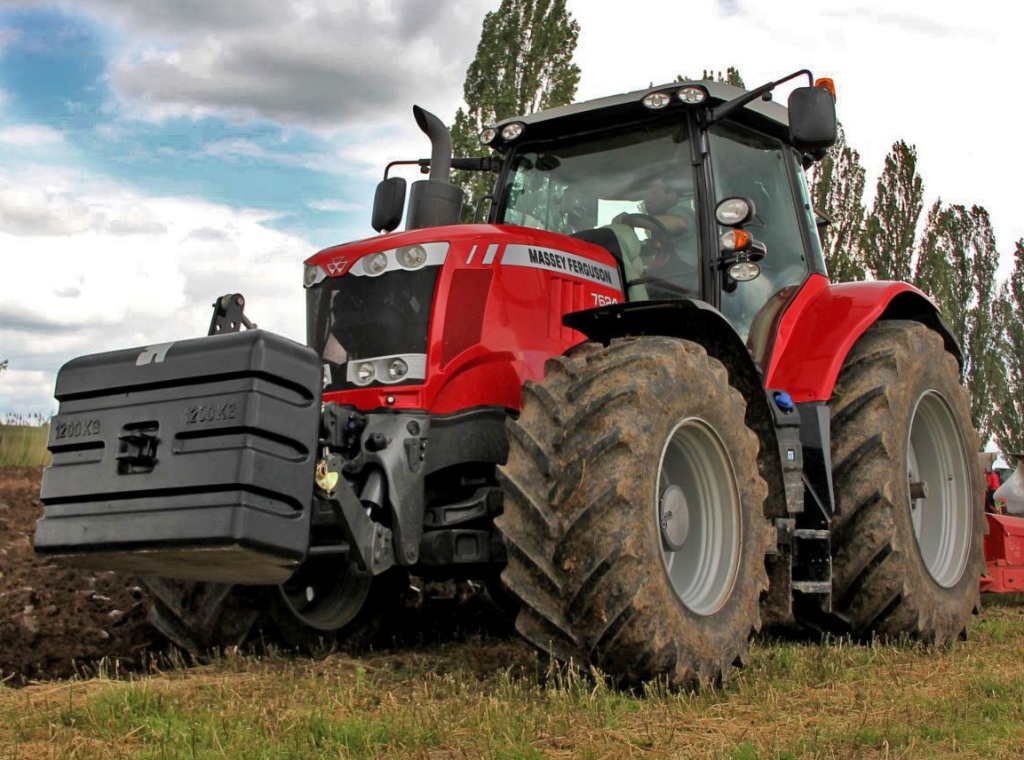 Massey Ferguson 7624 Traktor (Quelle: AGCO)