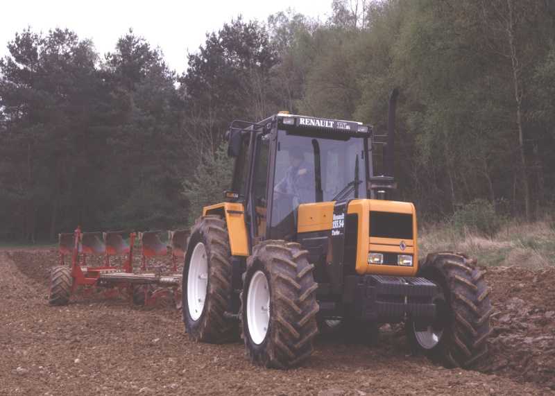 Renault 155-54 TX16 Traktor mit mittlerer Ausstattung (Quelle: Claas)