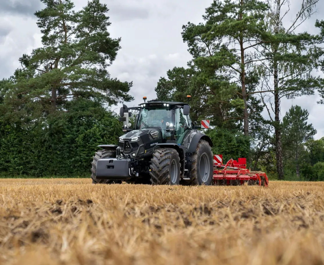 Deutz-Fahr Agrotron TTV 6230 Großtraktor (Quelle: SDF)