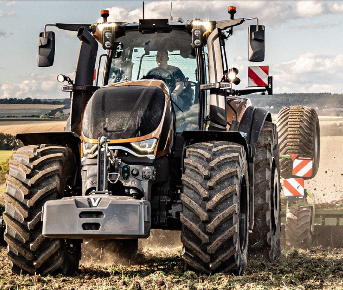 Valtra S416 Großtraktor (Quelle: AGCO)