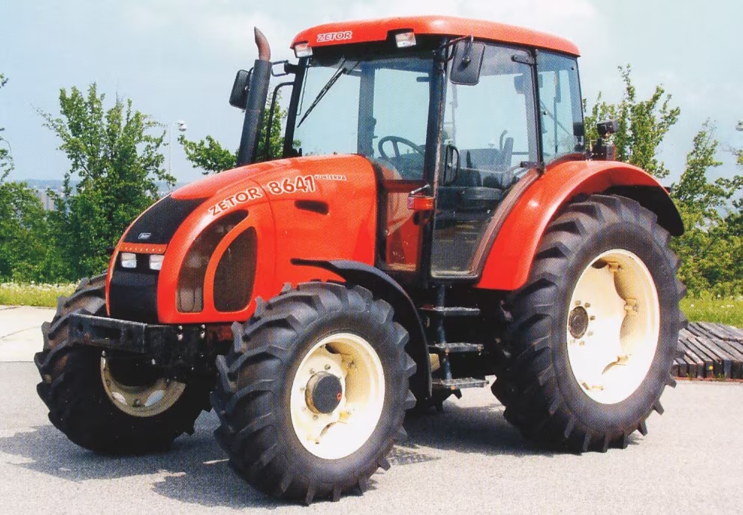 Zetor Forterra 8641 Traktor (Quelle: Hersteller)