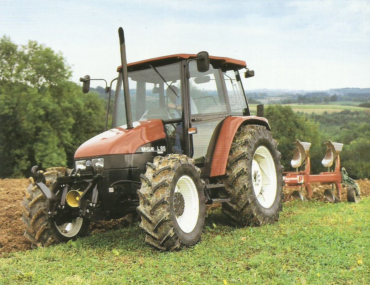 New Holland L85 Traktor mit Allradantrieb (Quelle: CNH)