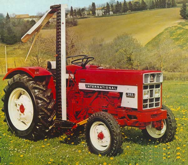 IHC 383 Traktor mit Mähbalken (Quelle: Hersteller)