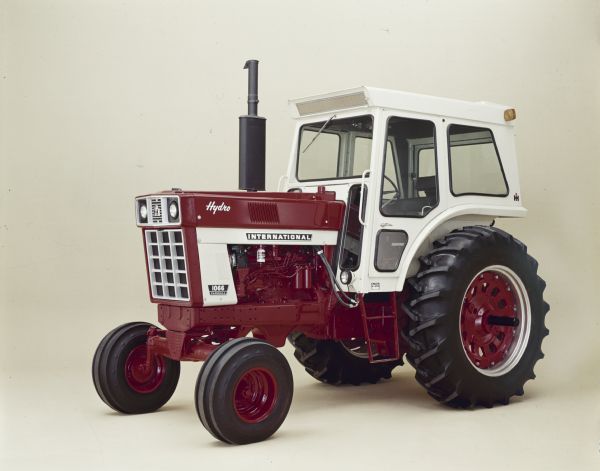 IHC 1066 Hydro Traktor mit Kabine (Quelle: Hersteller)